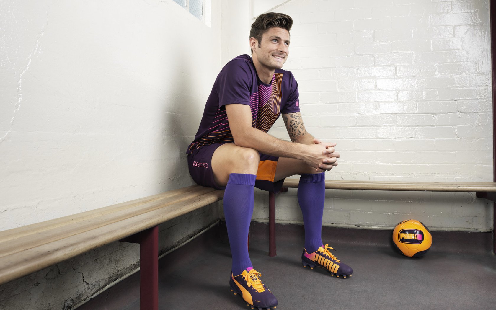 爱游戏体育账号注册-“腰旗式美式橄榄球：成都七中东部带来新兴运动挑战”